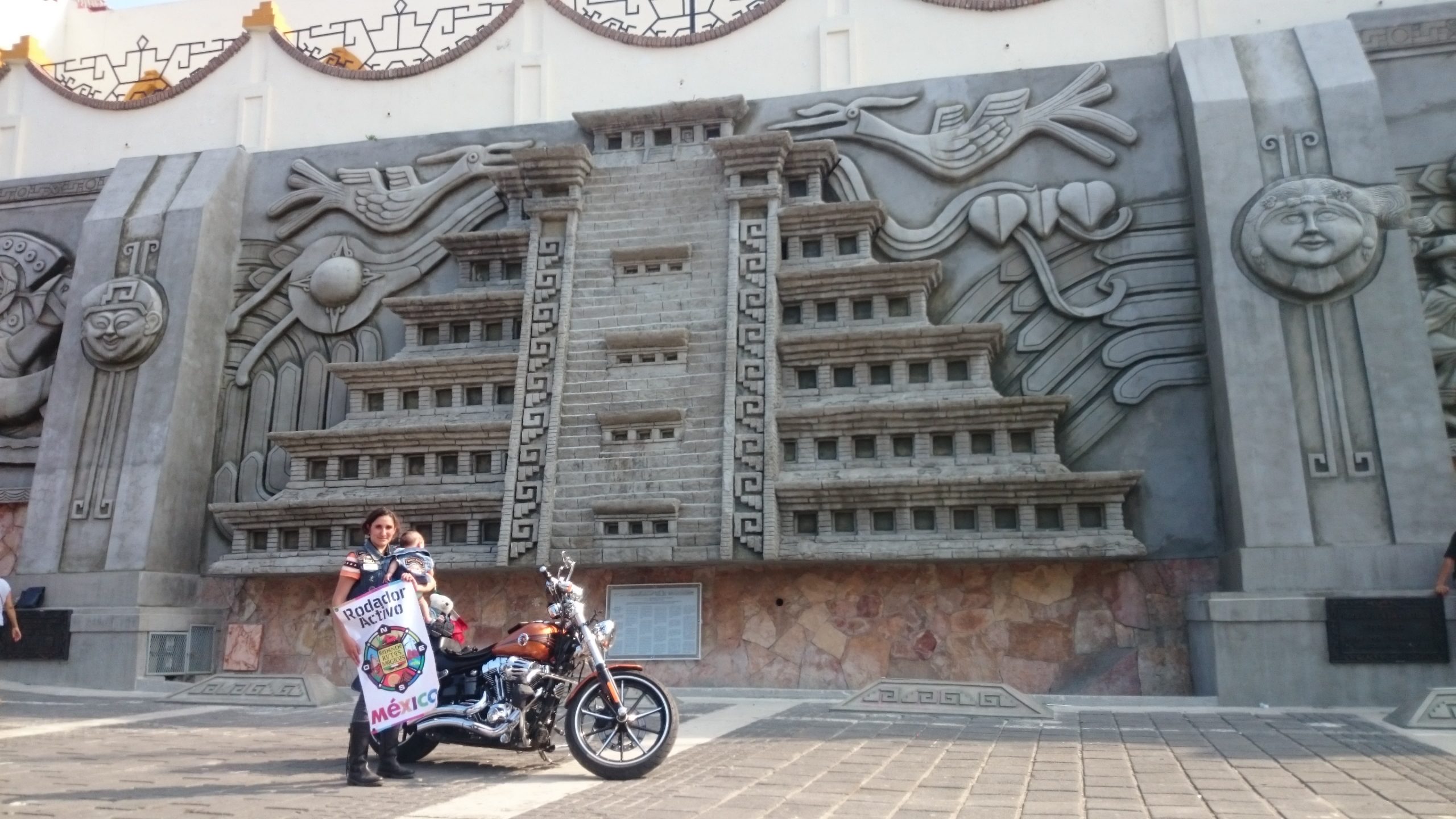 Mural Escultorico a la Cultura Totonaca, Papantla