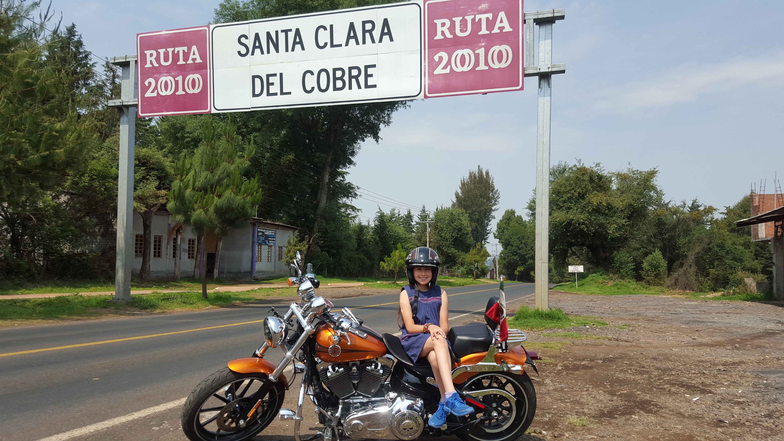 Entrada a Santa Clara del Cobre, Michoacan