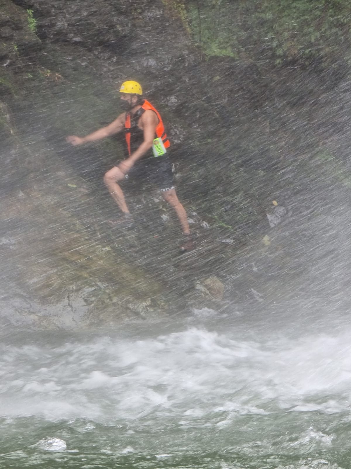 cañon y cascada