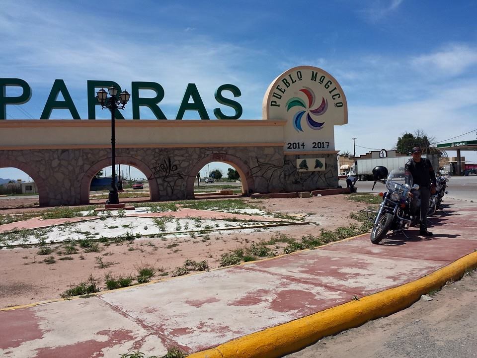 EN PARRAS