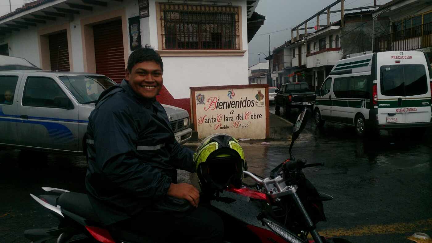 Santa Clara del Cobre nos recibio con mucha agua