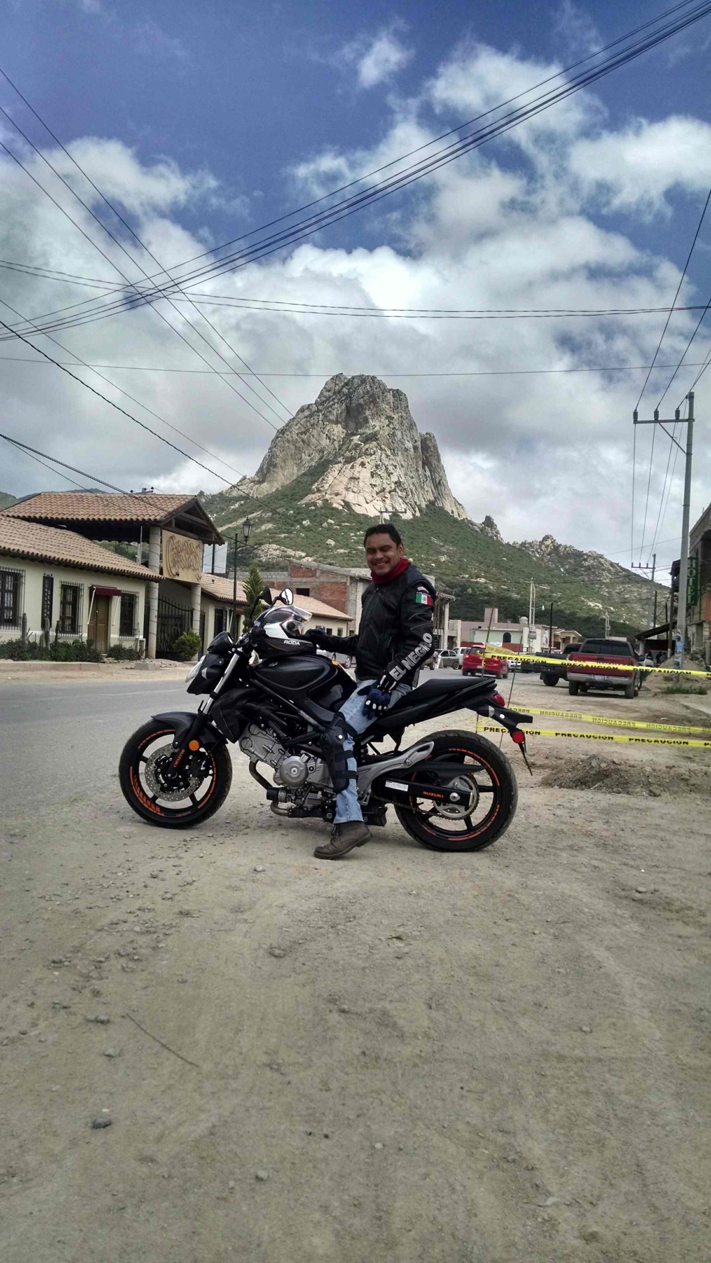 Peña de Bernal con la gladius