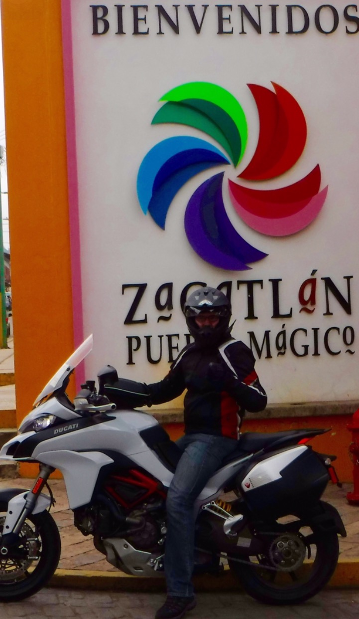 Hermosa vista con niebla