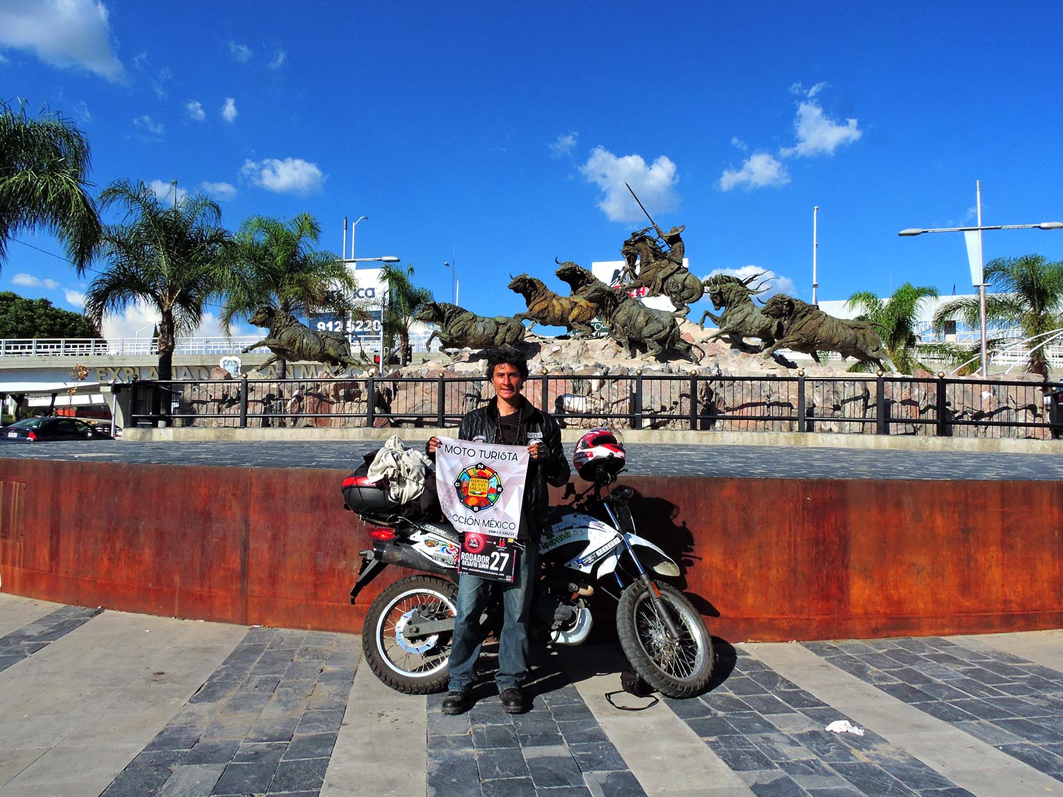 En el Monumento al Encierro, Aguascalientes.
