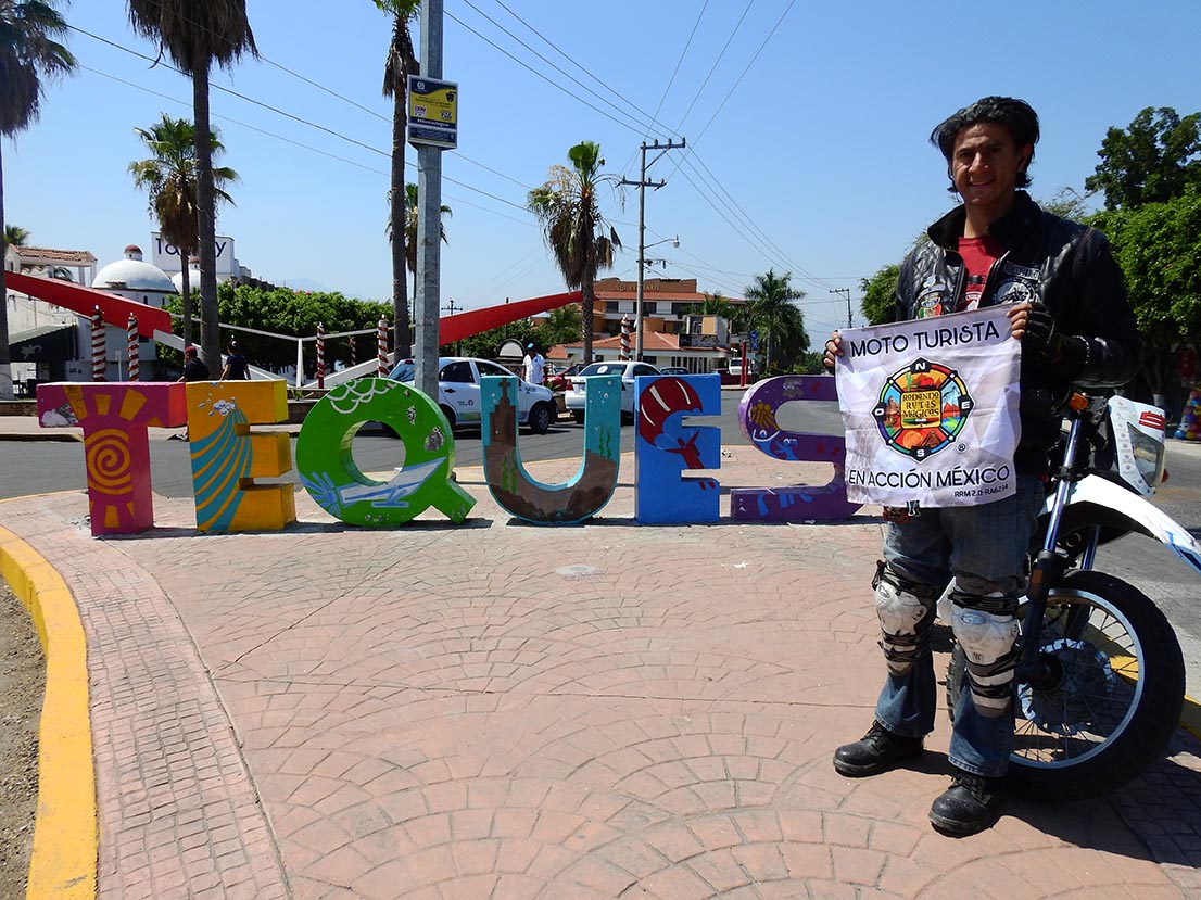 En Tequesquitengo, Morelos