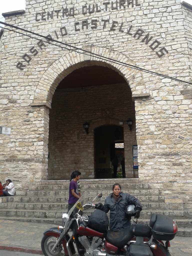 CENTRO CULTURAL ROSARIO CASTELLANOS