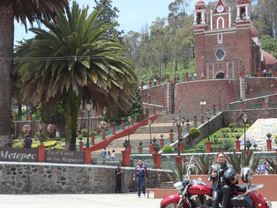 “En el cerro de los magueyes”