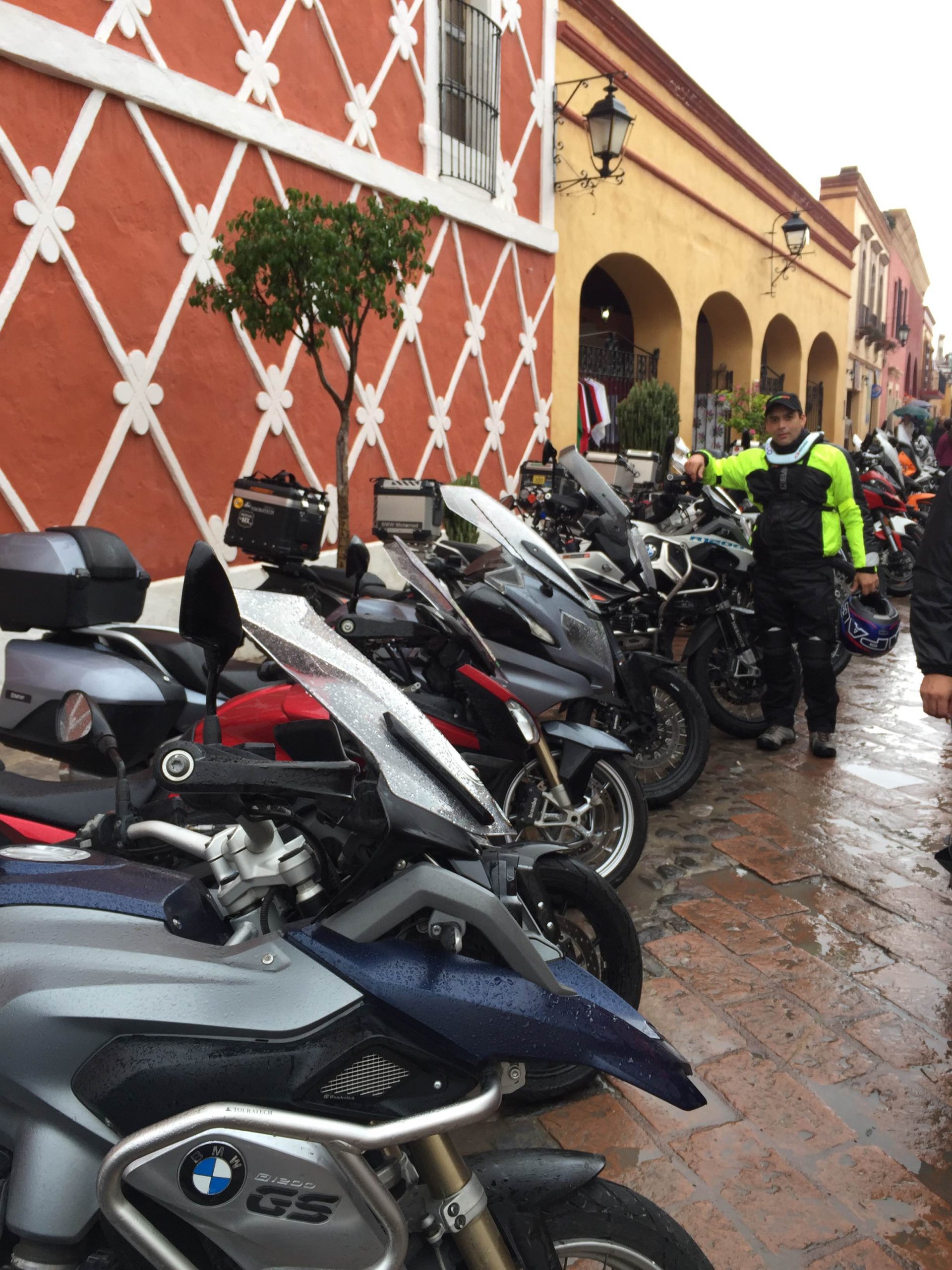Peña de Bernal pasado por Agua
