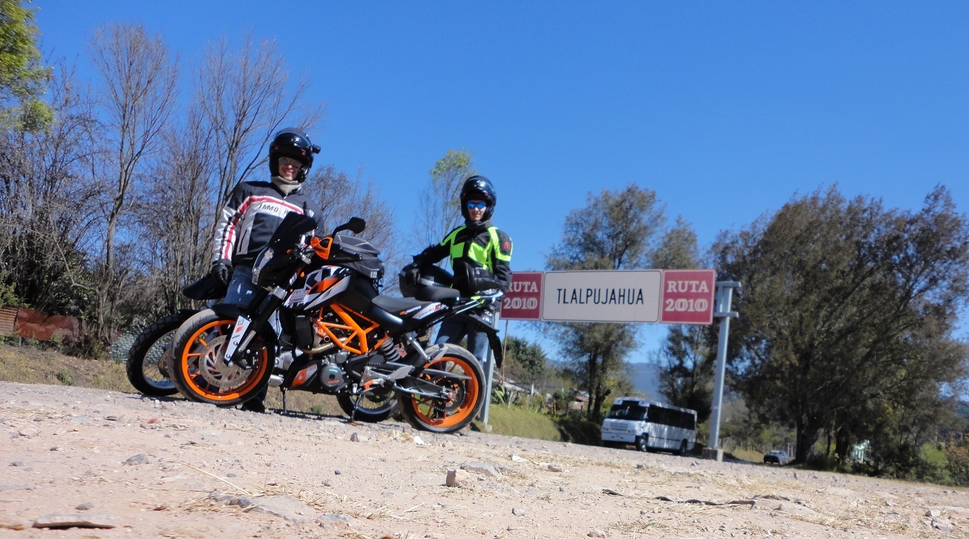 Entrada a Tlalpujahua, Mich. – En buena compañia