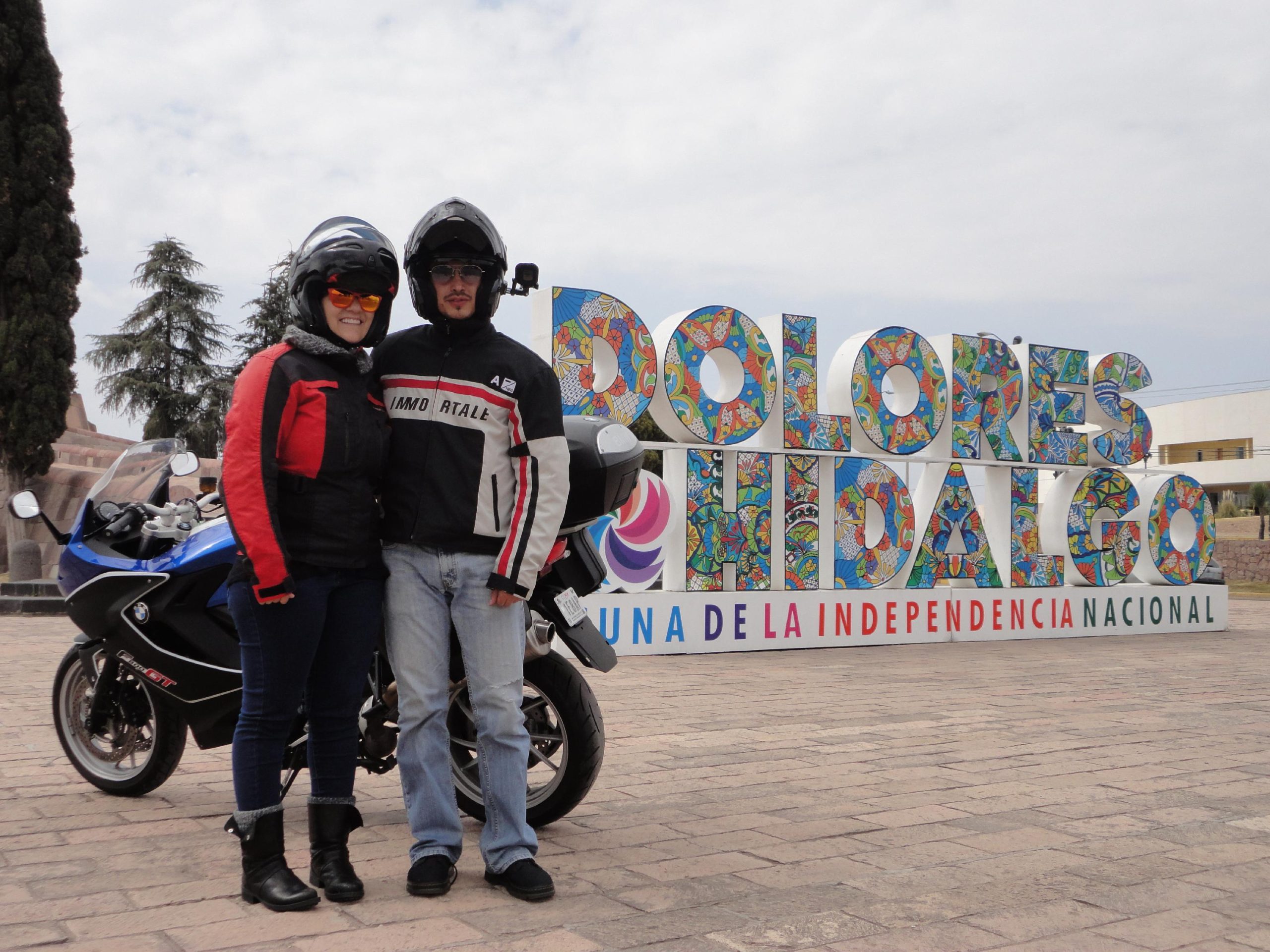 Monumento a los Heroes – Dolores Hidalgo, Gto. – Ruta en pareja