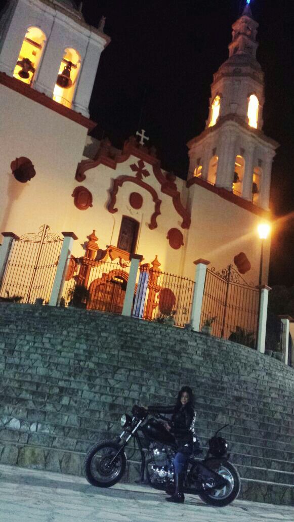 En la iglesia de Santiago, N.L.