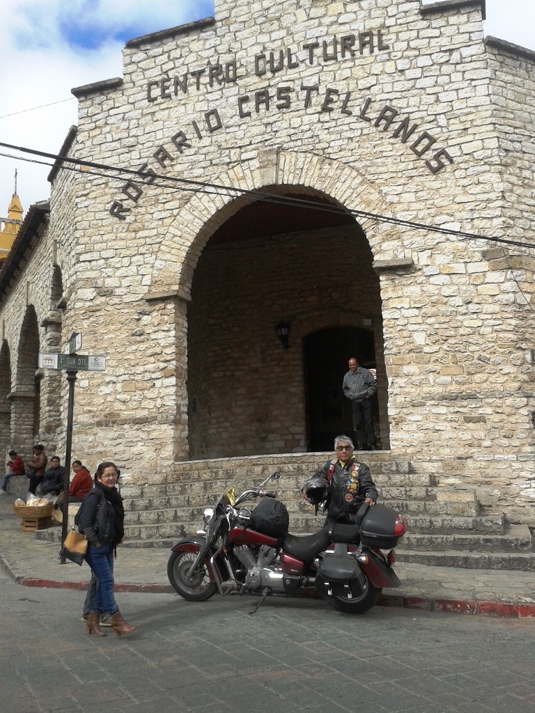 CENTRO CULTURAL ROSARIO CASTELLANOS