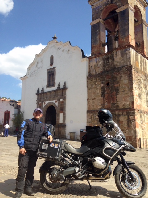Piedra , tabique y madera