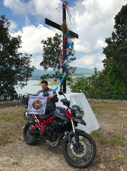 Laguna de Zirahuén, Mich.
