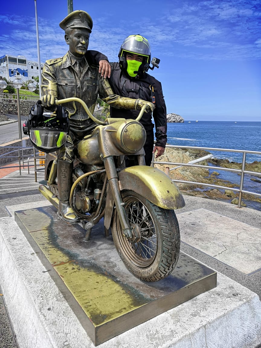 Con el Motociclista Mazateco