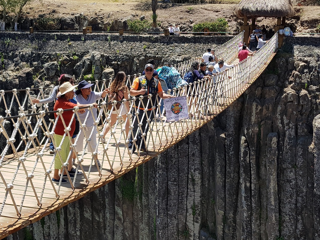 PUENTE COLGANTE