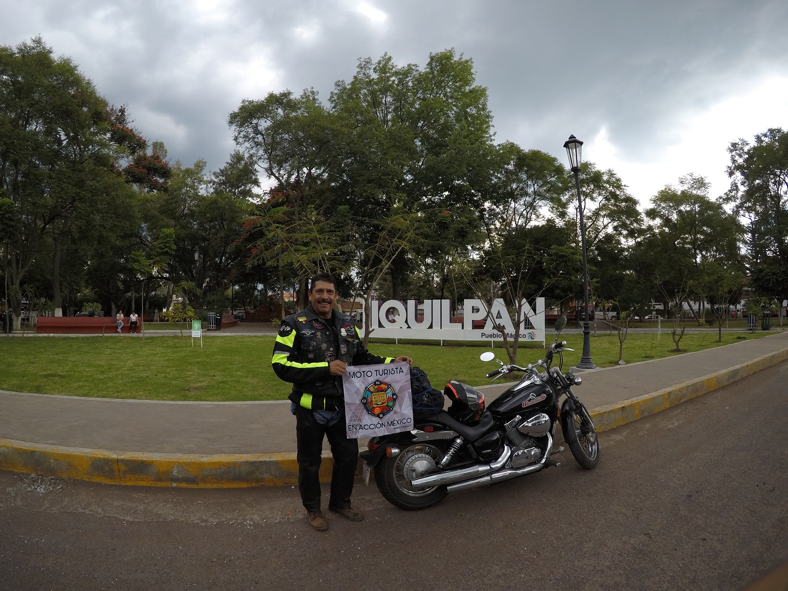 46 estrellas en su manto