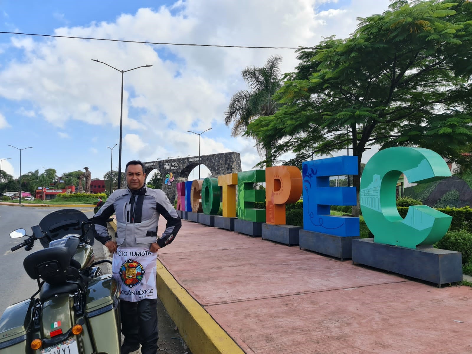 DERECHITO COMO SOLDADITO