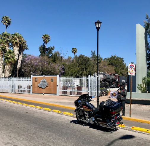 PLAZA DE LAS TRES CENTURIAS