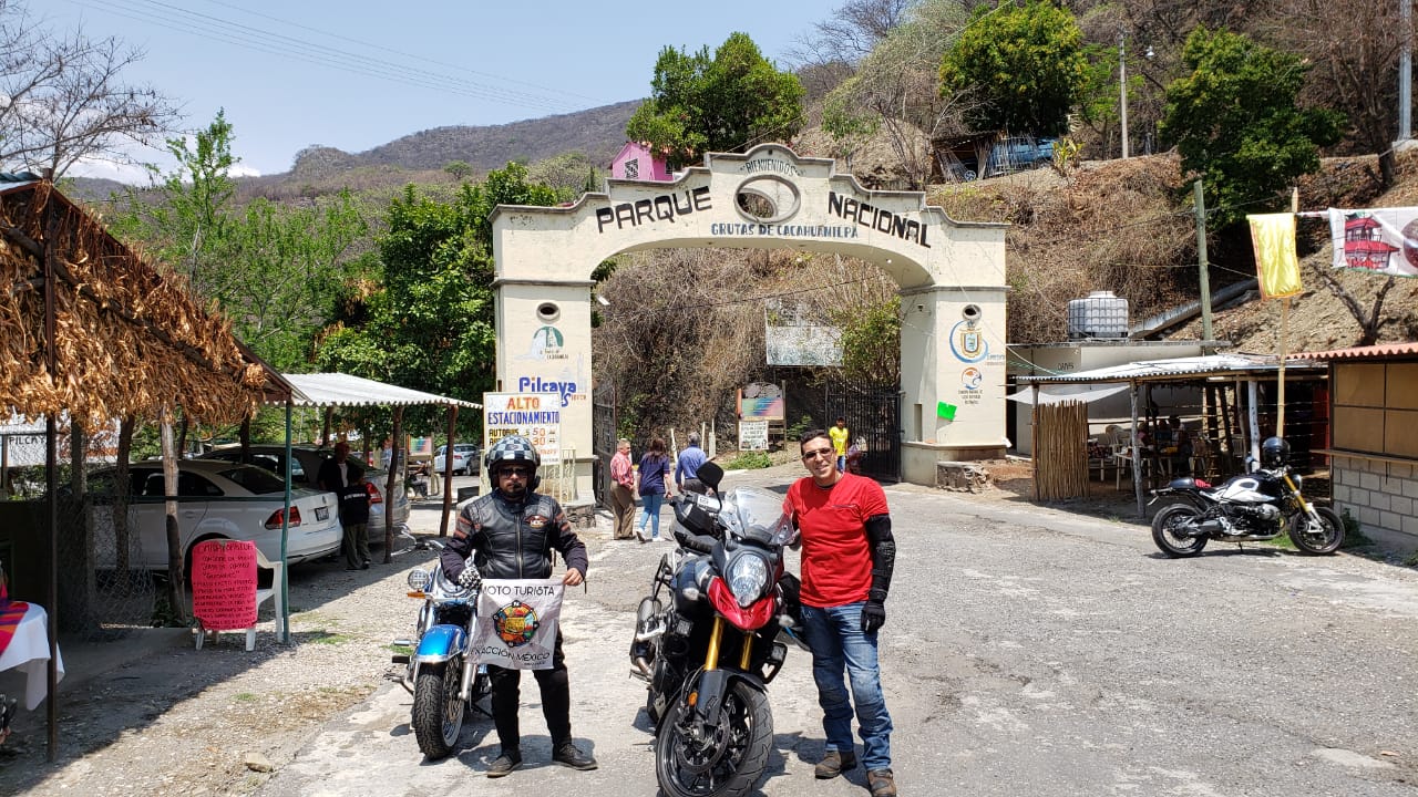 Grutas de Cacahuamilpa VO Team