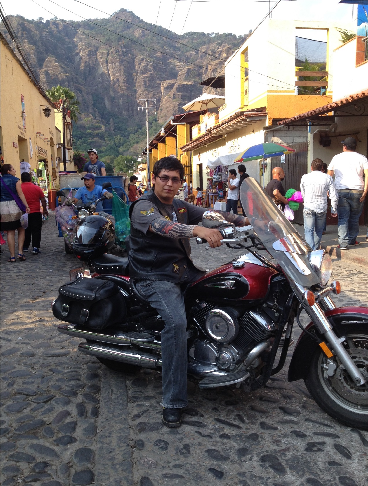 a las faldas del cerro