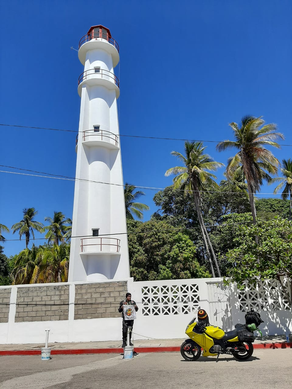 Emblematico: Faro Puerto Arista