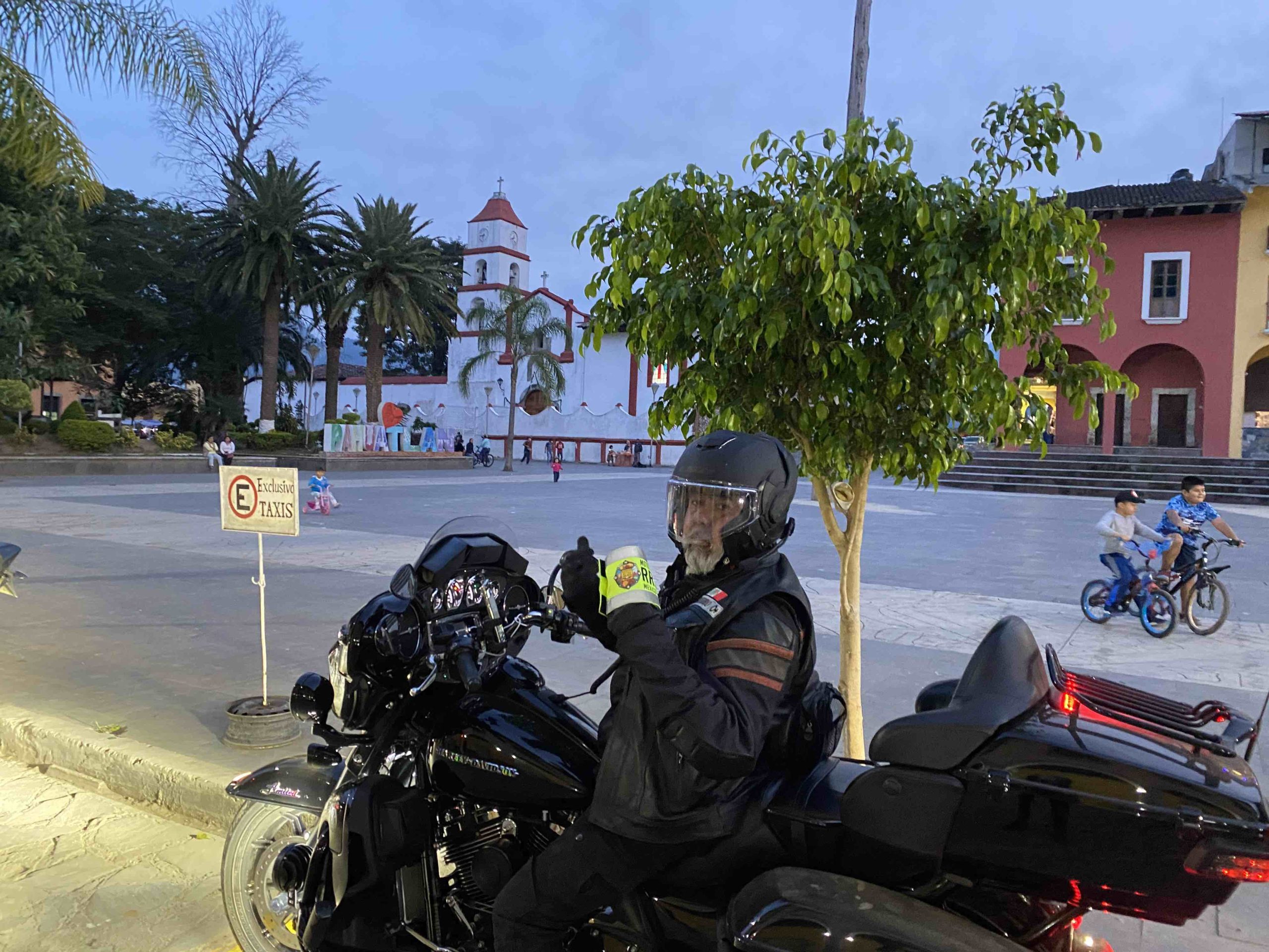 PAHUATLANalesito biker