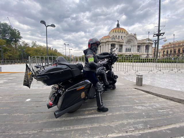 ALESITA BIKER Palacio de Bellas Artes