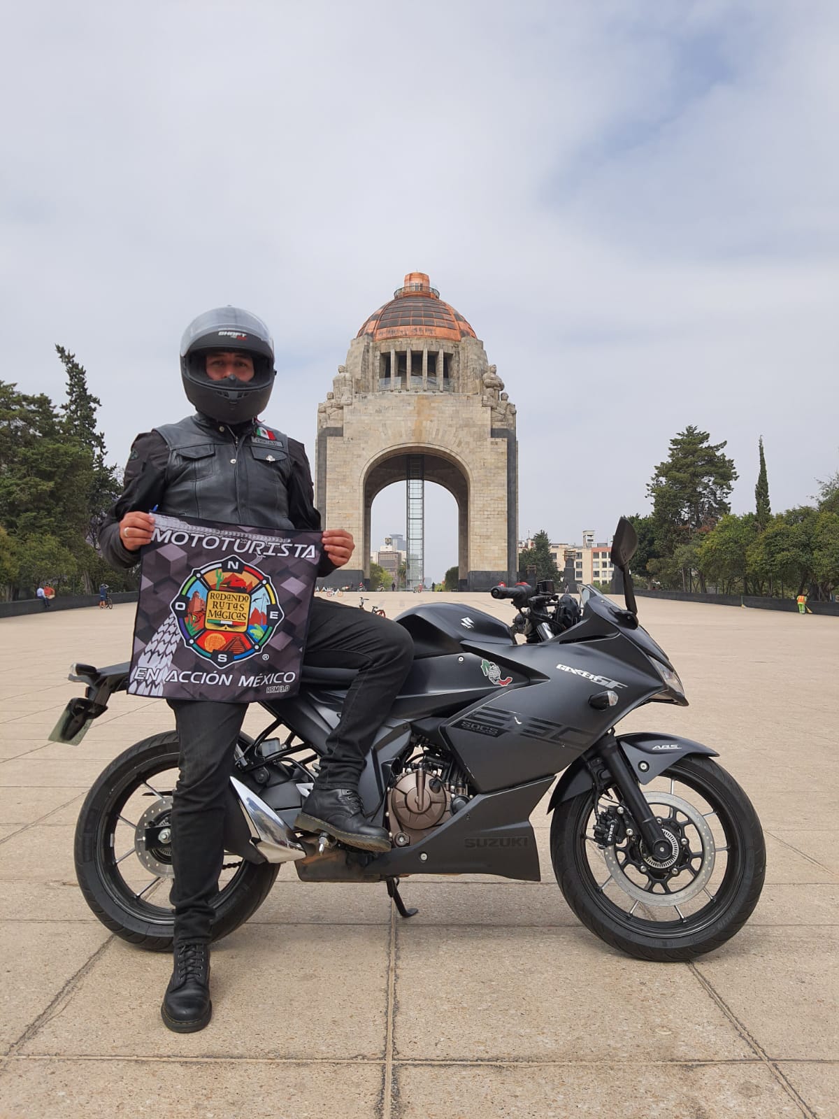 MONUMENTO A LA REVOLUCIÓN