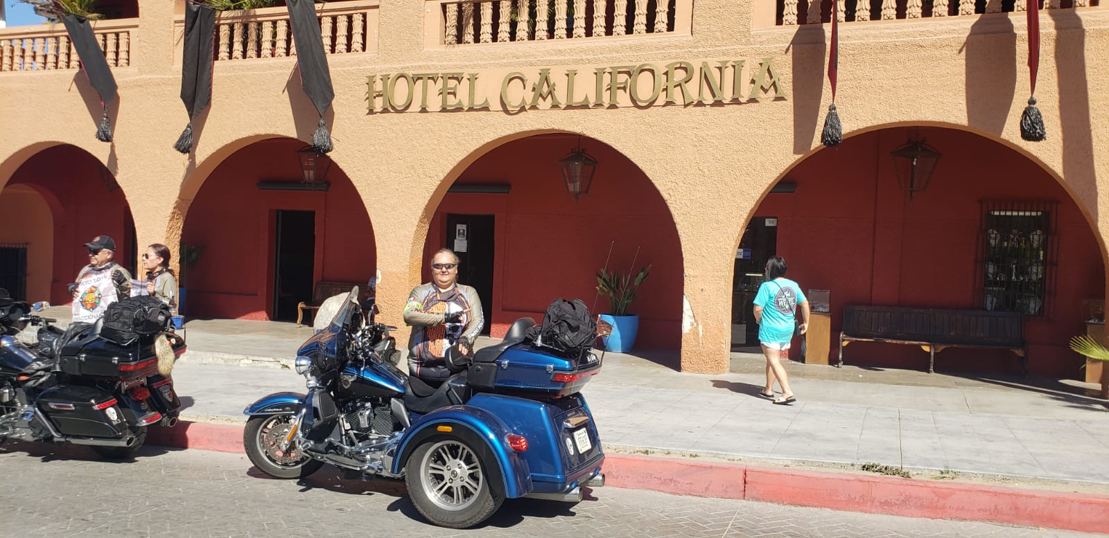 HOTEL CALIFORNIA