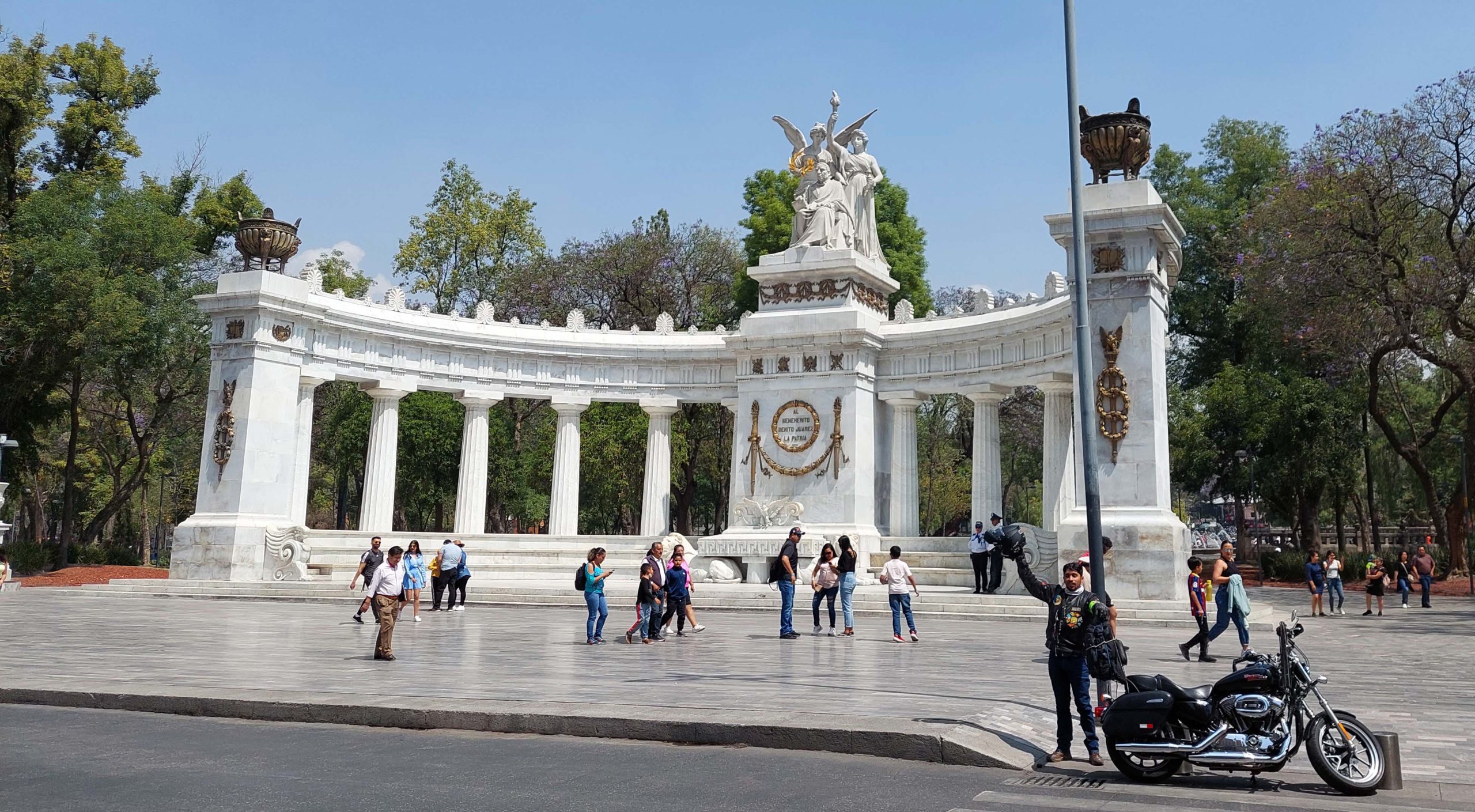 HEMICICLO A BENITO JUAREZ