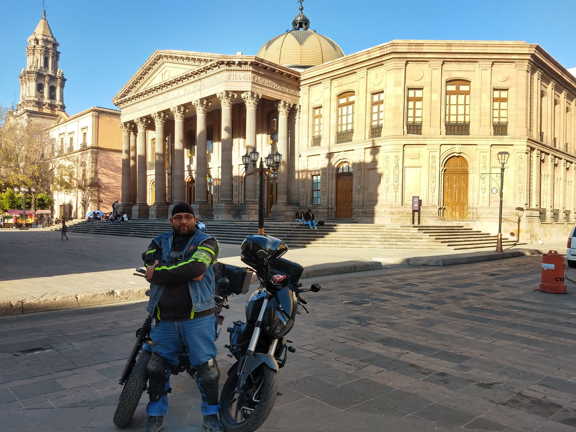 EMX 061 Teatro de la Paz