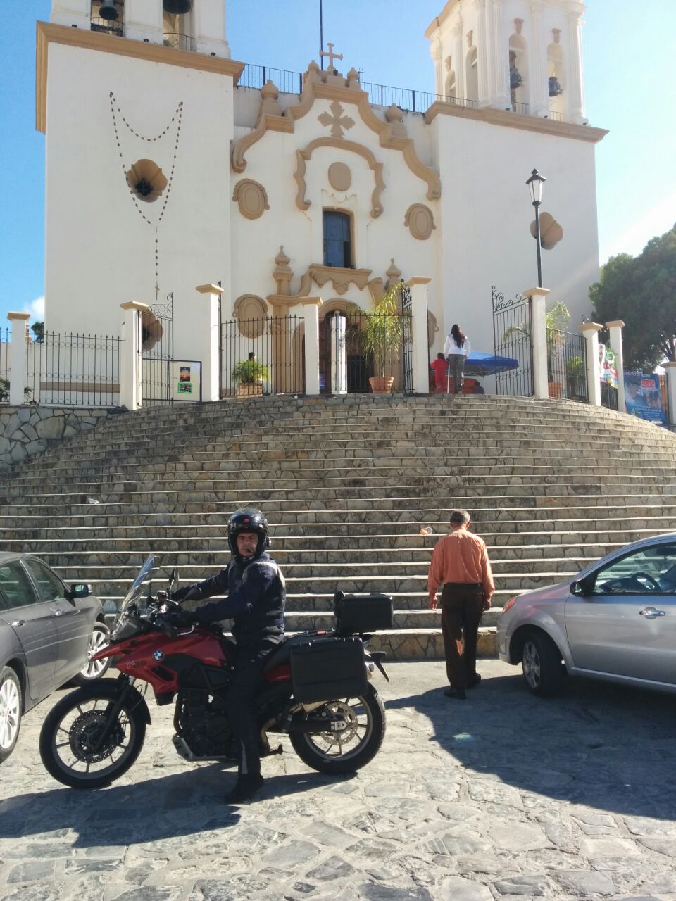 En iglesia de Santiago NL