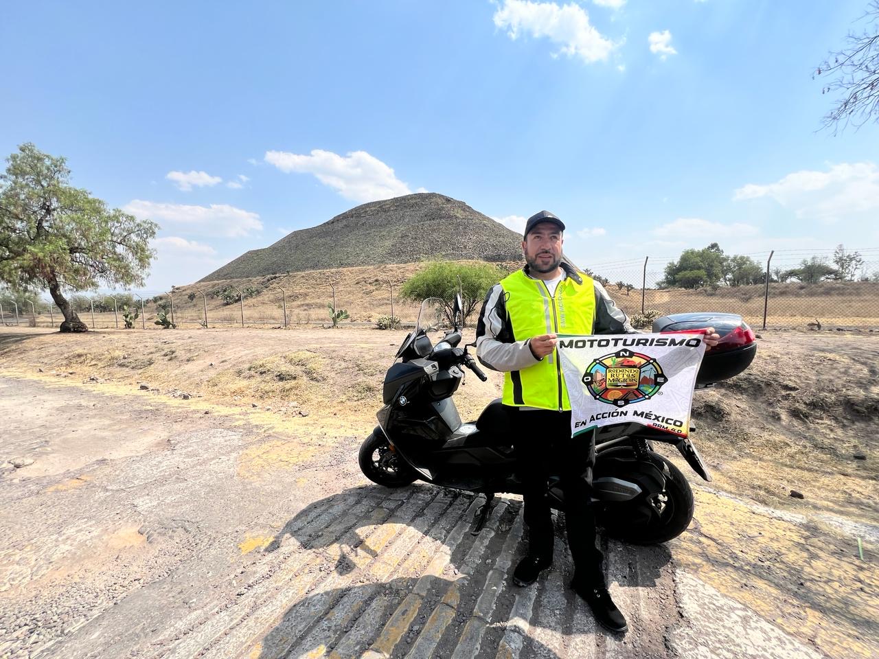 Pirámide de la luna