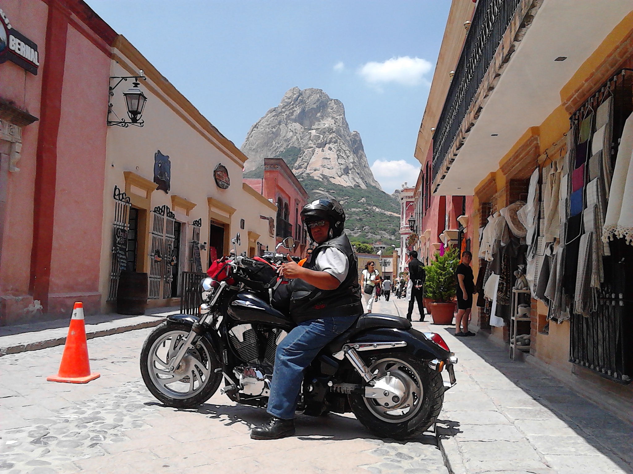 Bizarros Bikers MC en Bernal