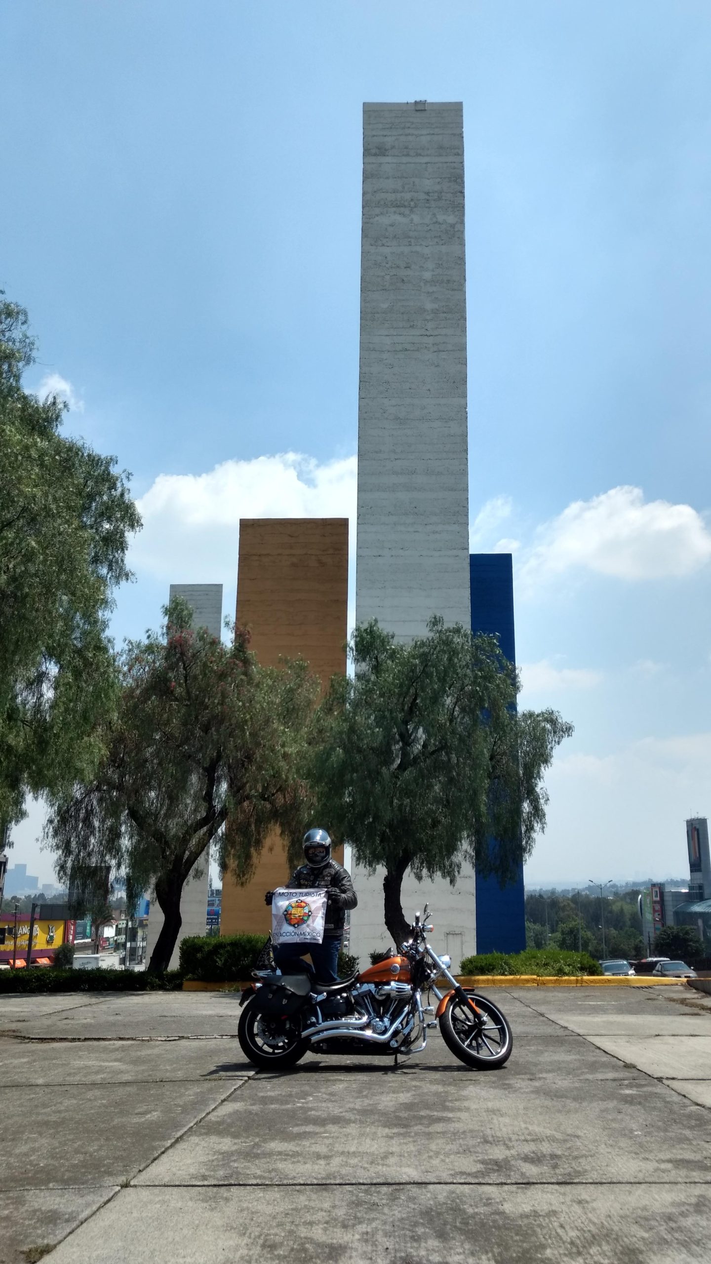 Torres de Satélite, Estado de México