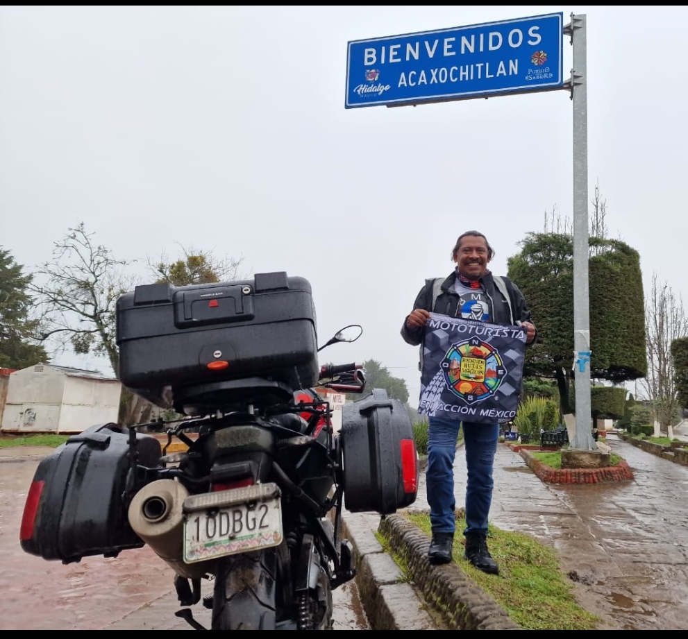 Con la leyenda haciendo los nuevos pueblos