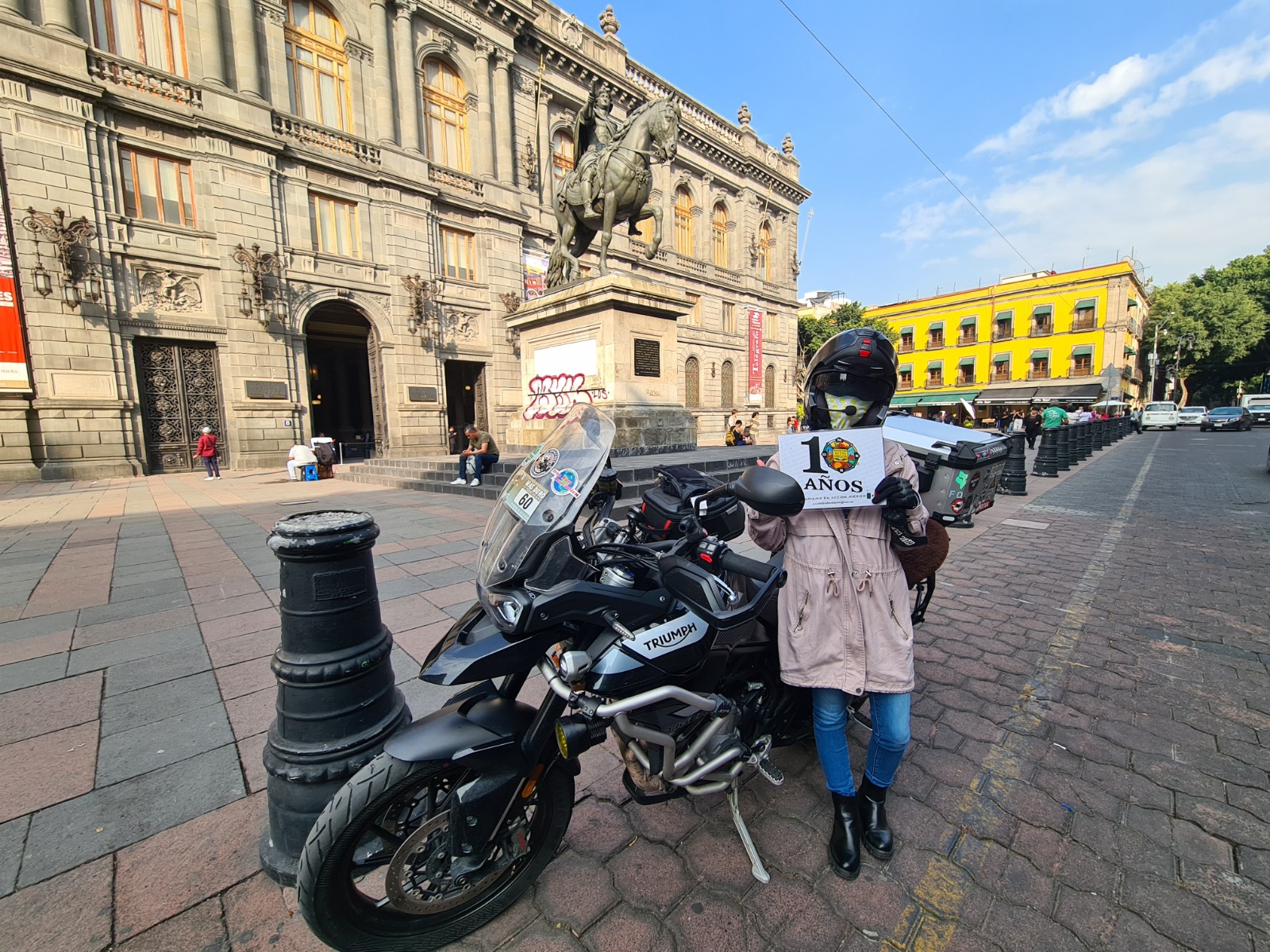 ESTATUA ECUESTRE