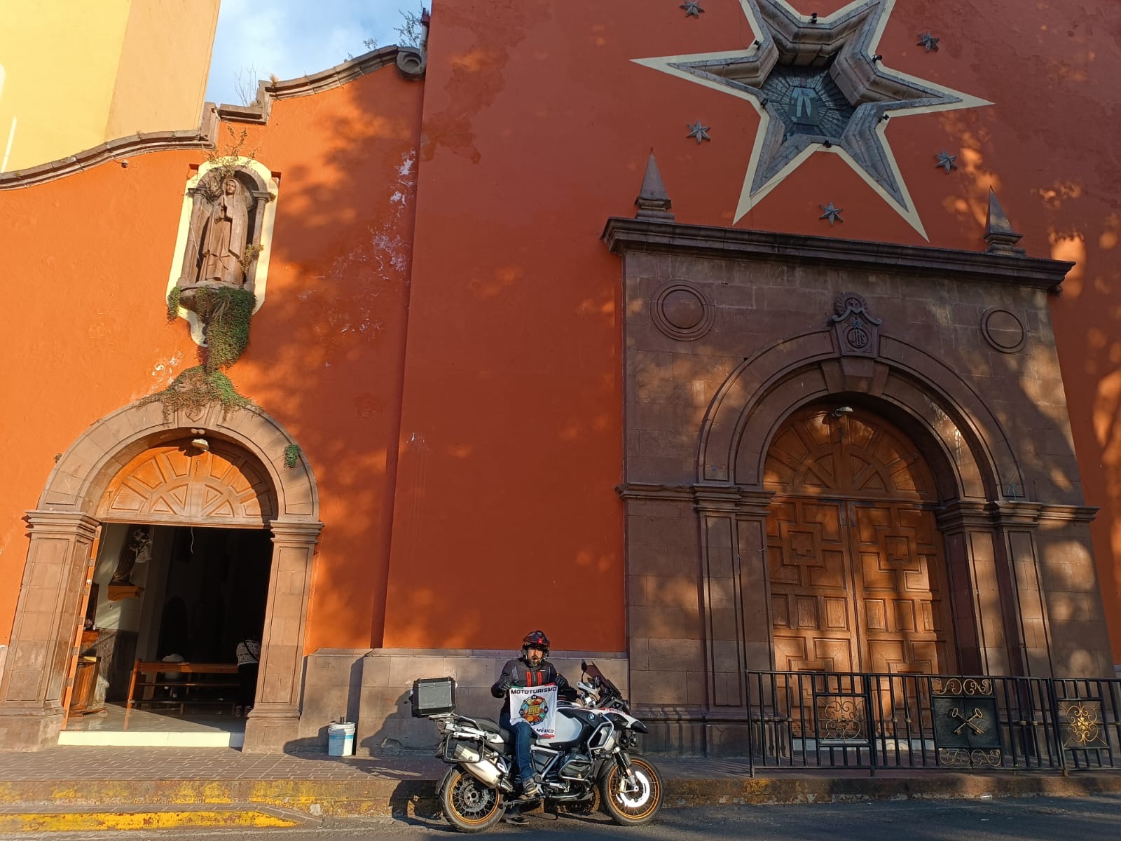 Parroquia san Pedro apóstol en Paracho