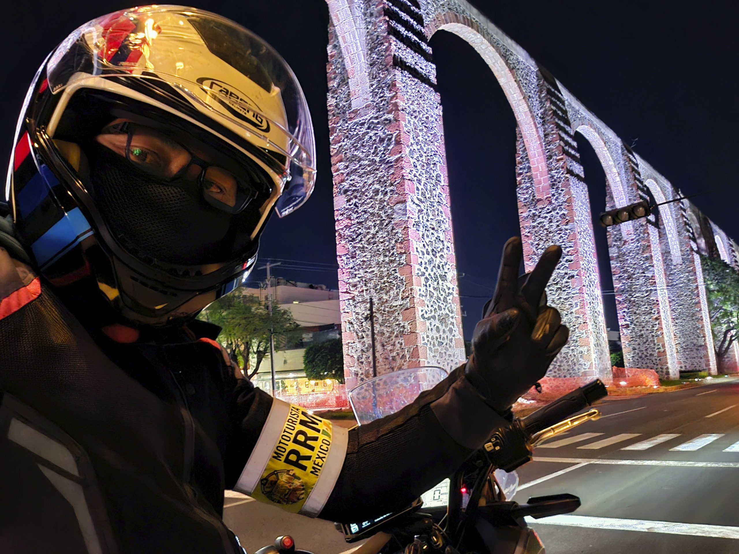 De Noche en el antiguo Acueducto de Querétaro