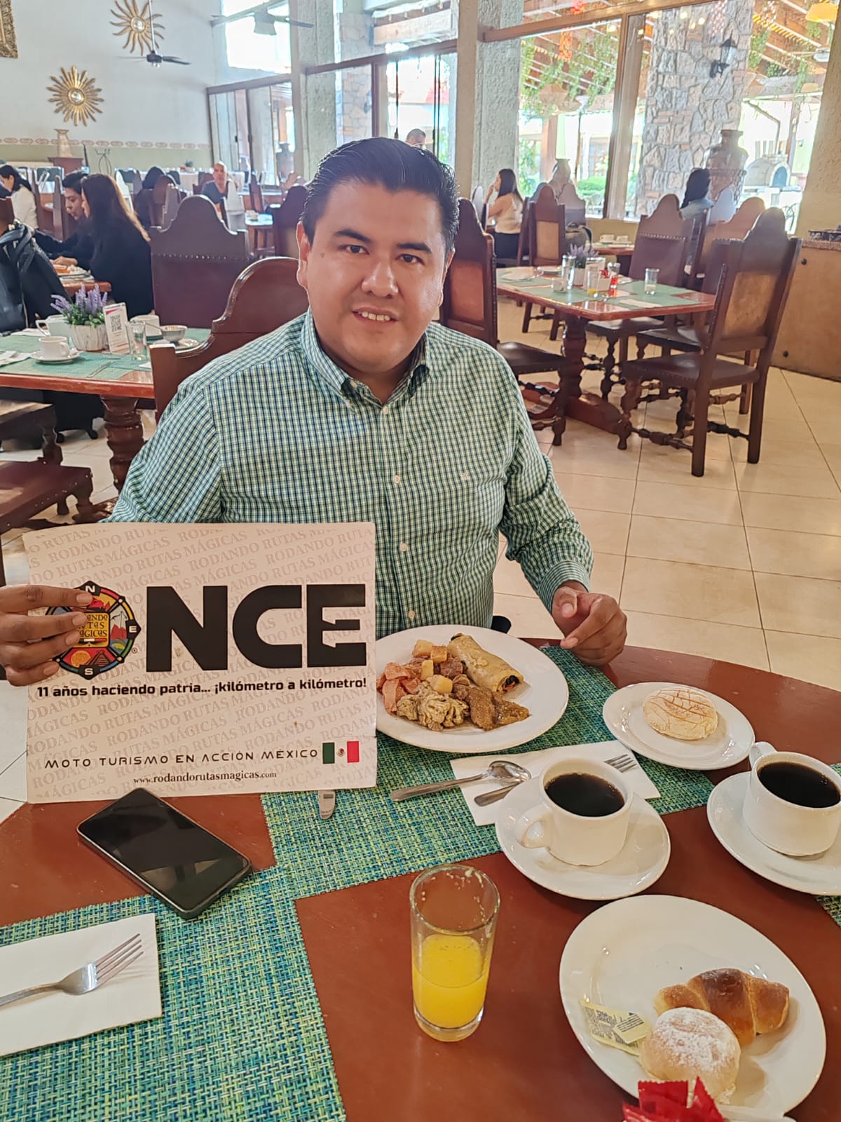 Café, coliflor, chicharrón, concha