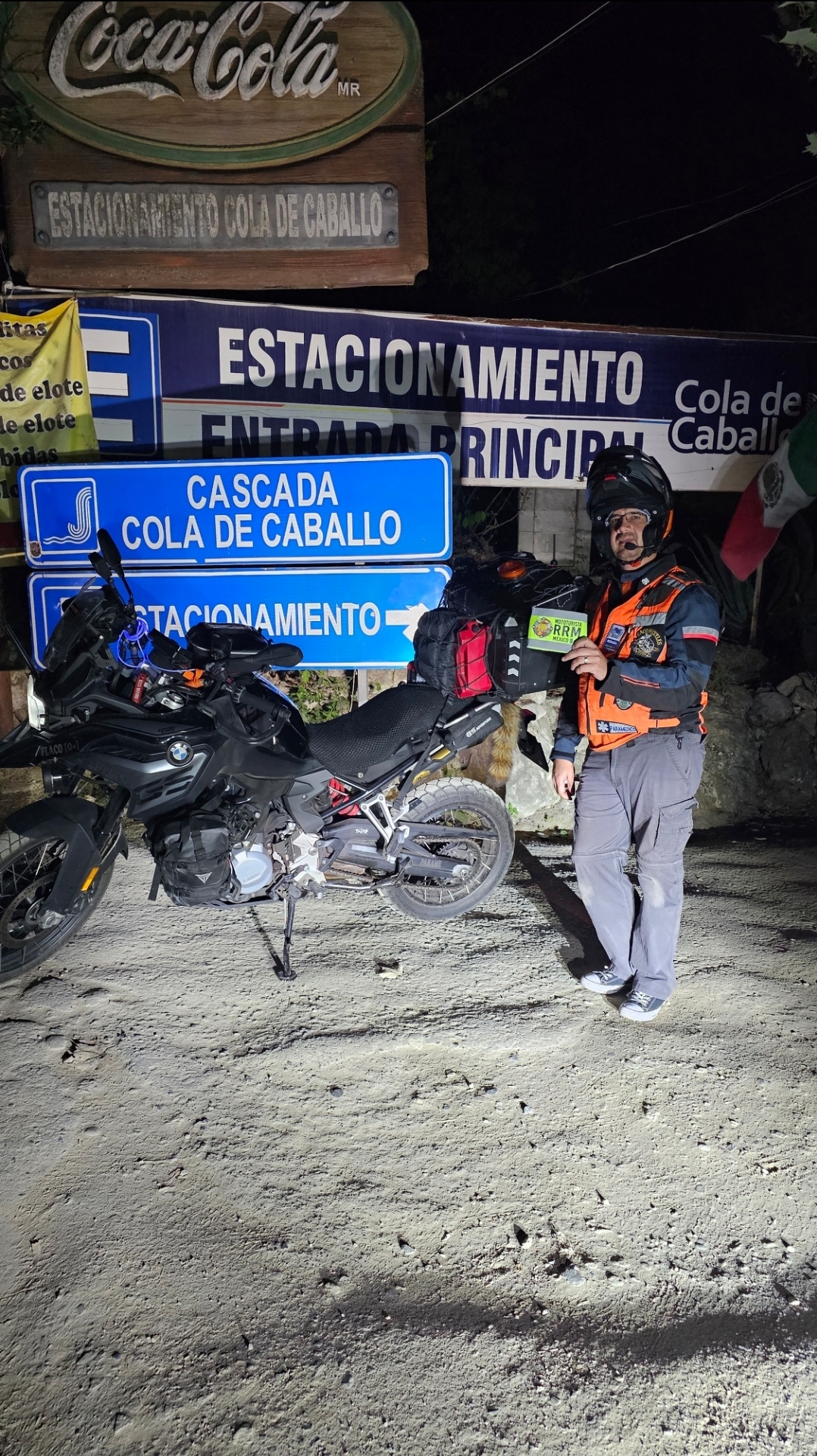 Cascada villa de caballo