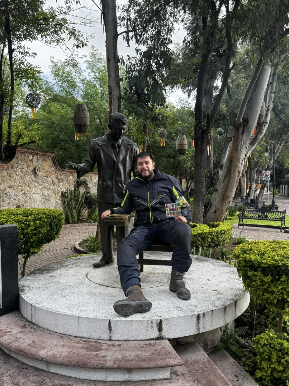 La Estatua del Profe