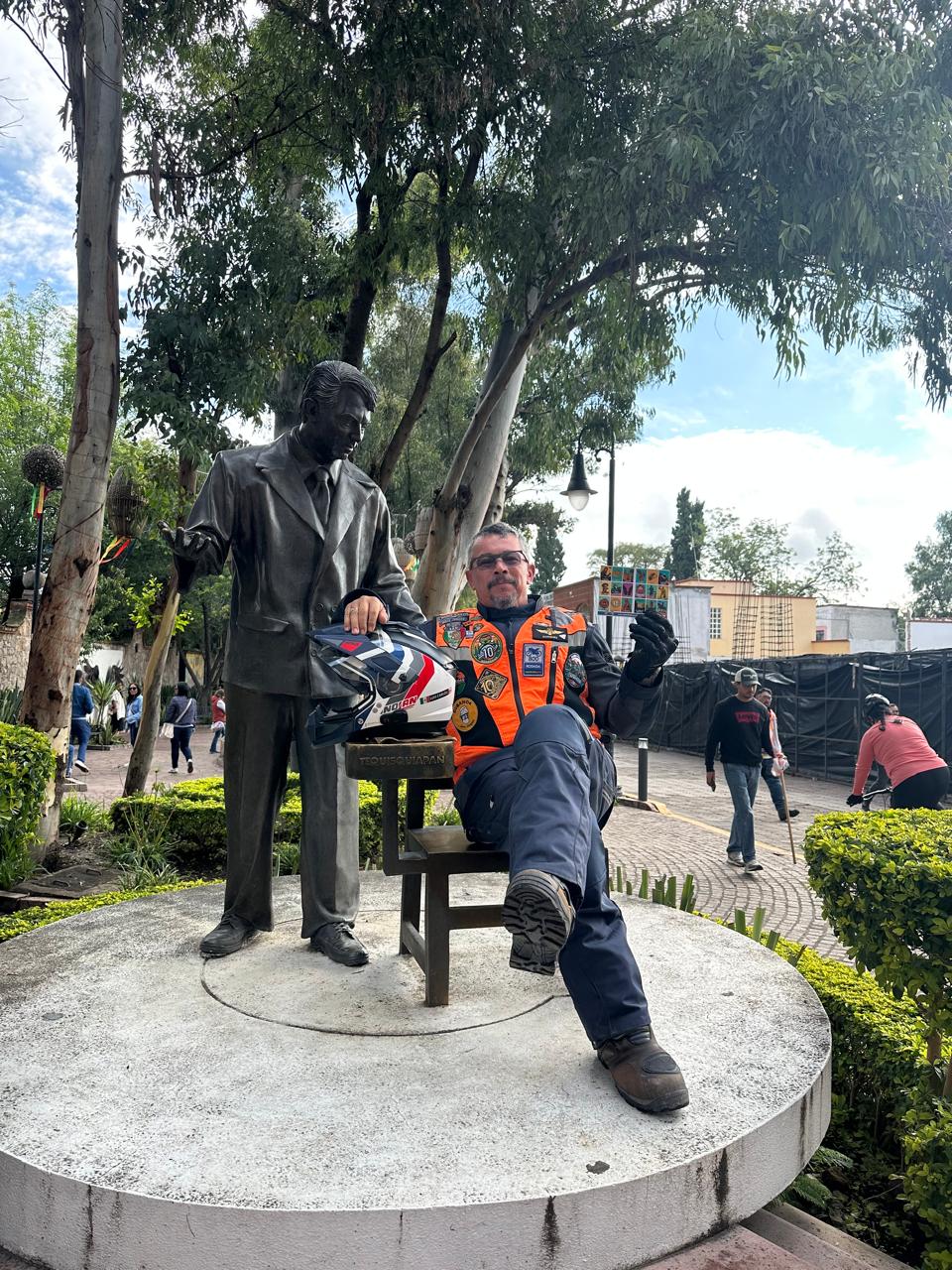 La Estatua del Profe