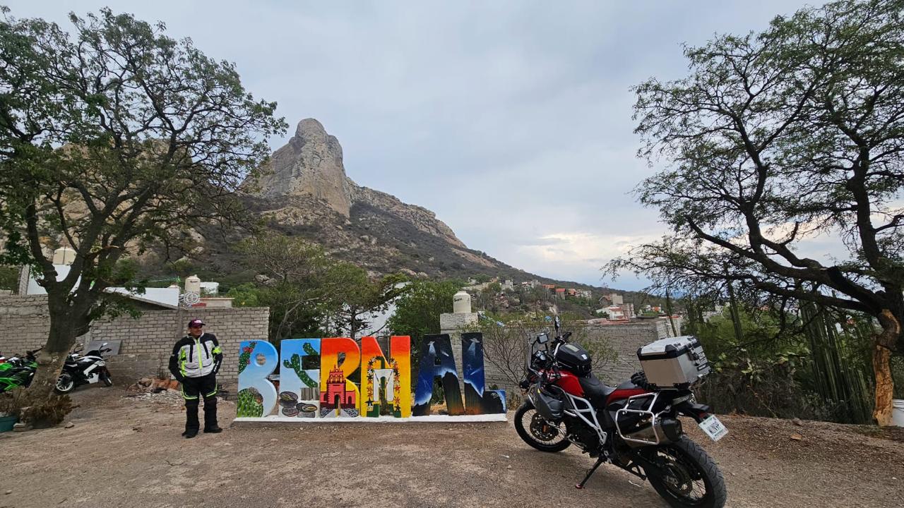 VISITA PUEBLO MAGICO PEÑA DE BERNAL
