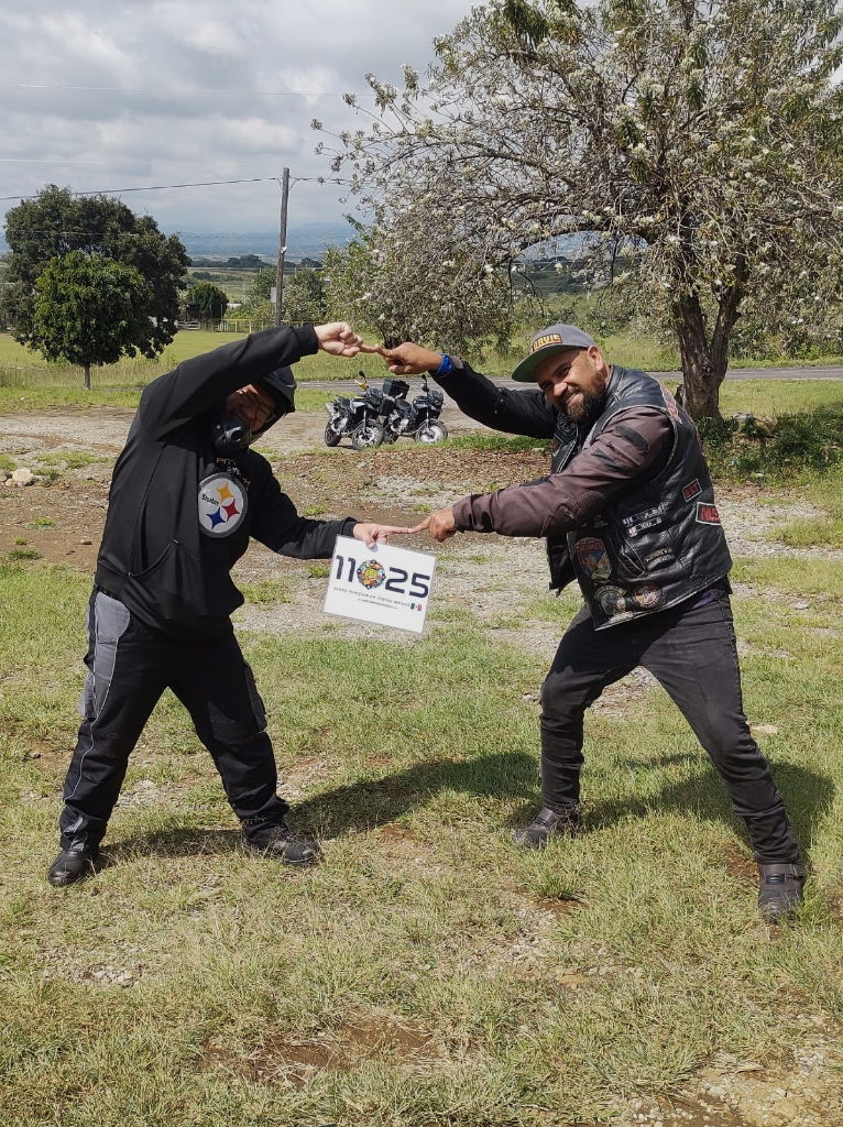 Fusión amistad y motocilcismo