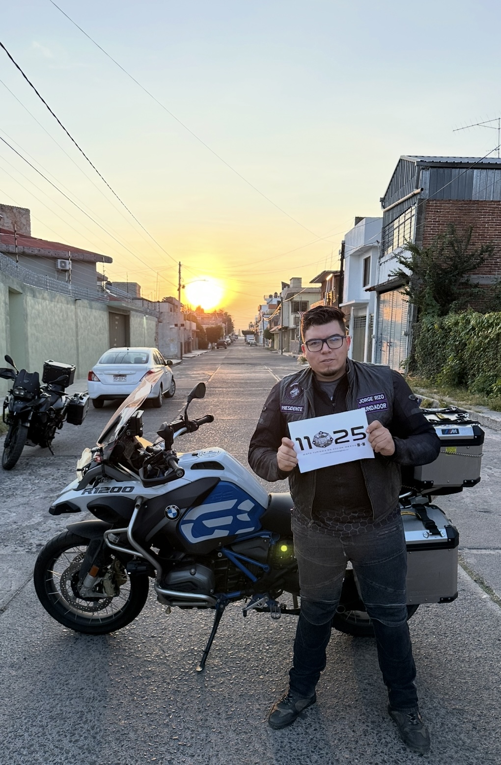 Amanecer iniciando la ruta del día