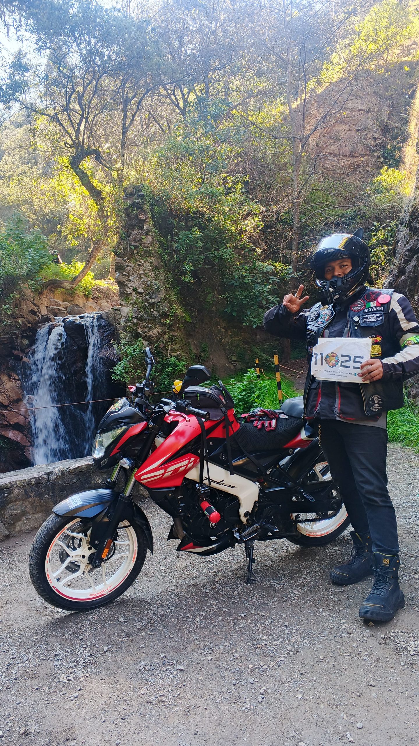 Misión cascada viva