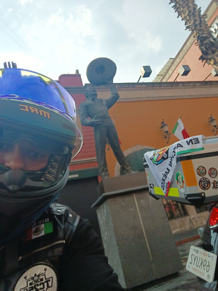 Estatua de Pedro Infante