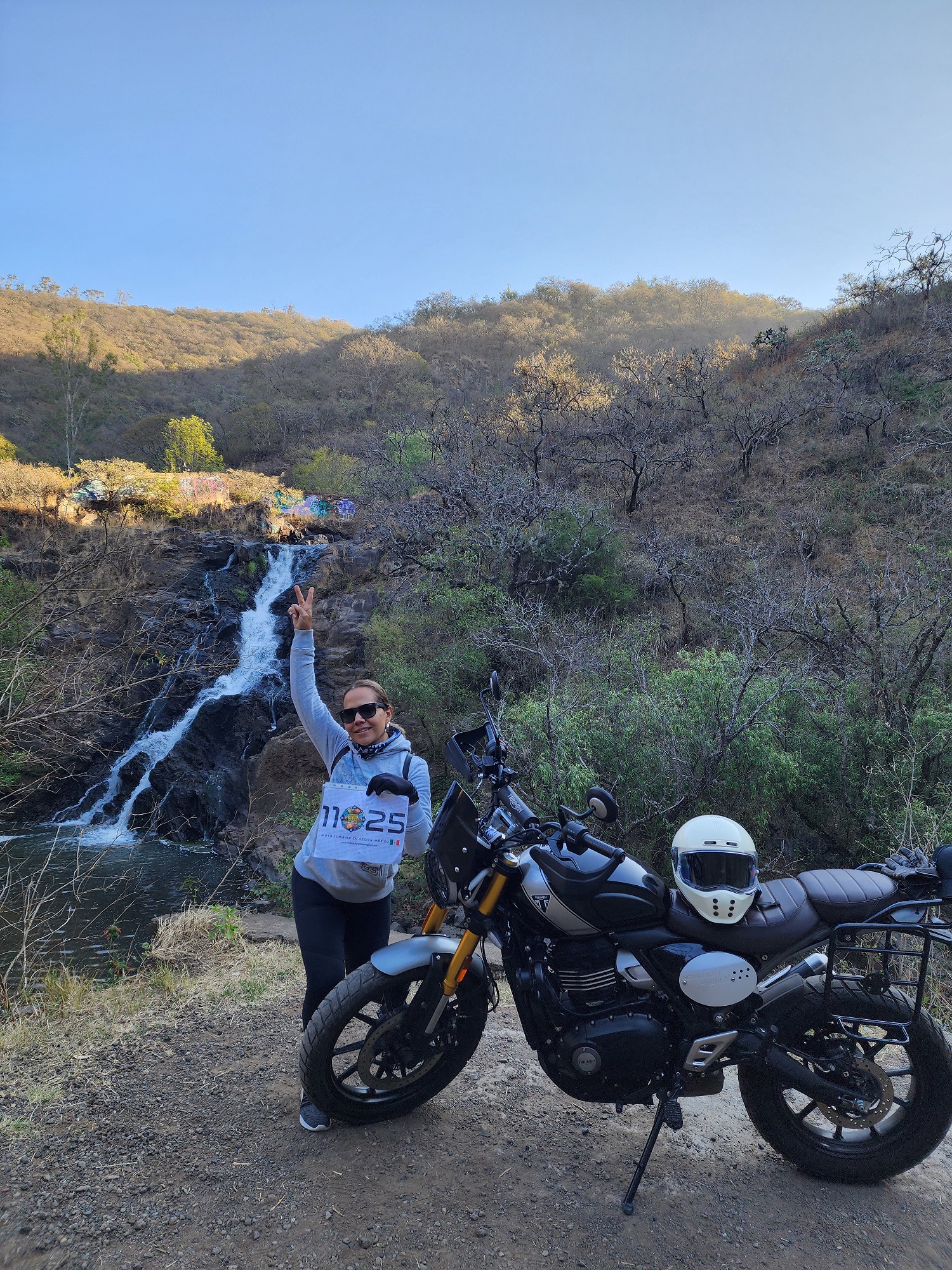 RRM Expedición 11:25, Cascada Viva